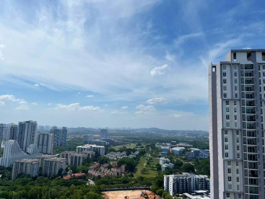 Spacious Verdi Eco-dominium 3br @ Near Klia & Klia 2 With View Apartment *