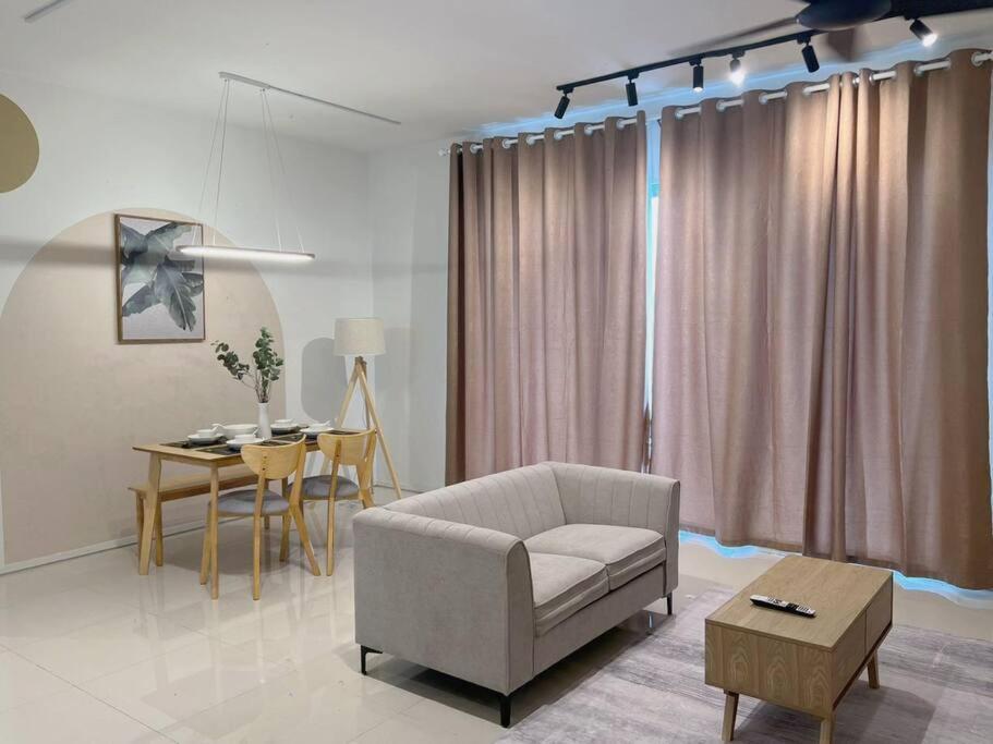 Spacious Verdi Eco-dominium 3br @ Near Klia & Klia 2 With View *